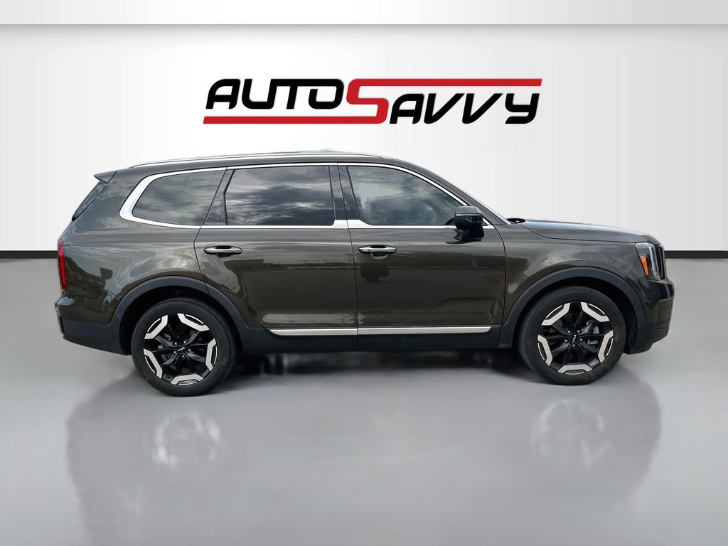 Used 2023 Kia Telluride S FWD image 8