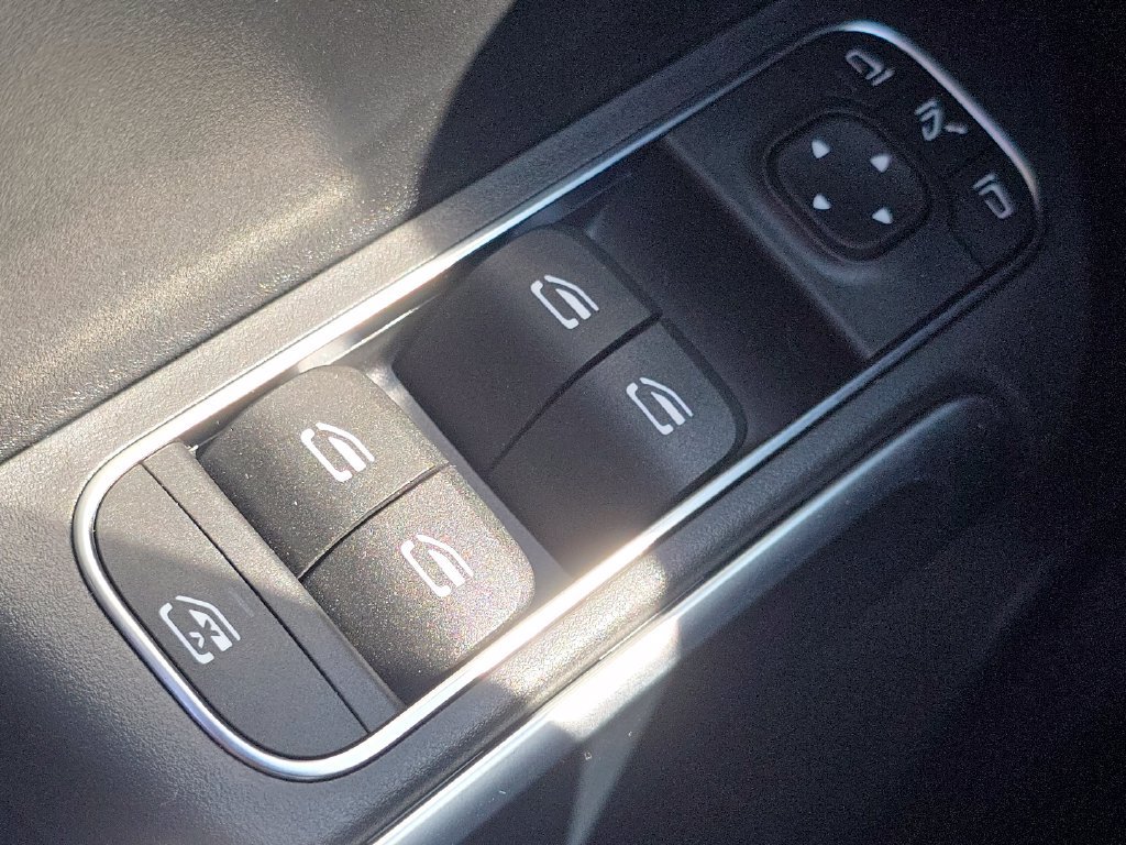 New 2026 Mercedes-Benz GLB 250 4MATIC image 27