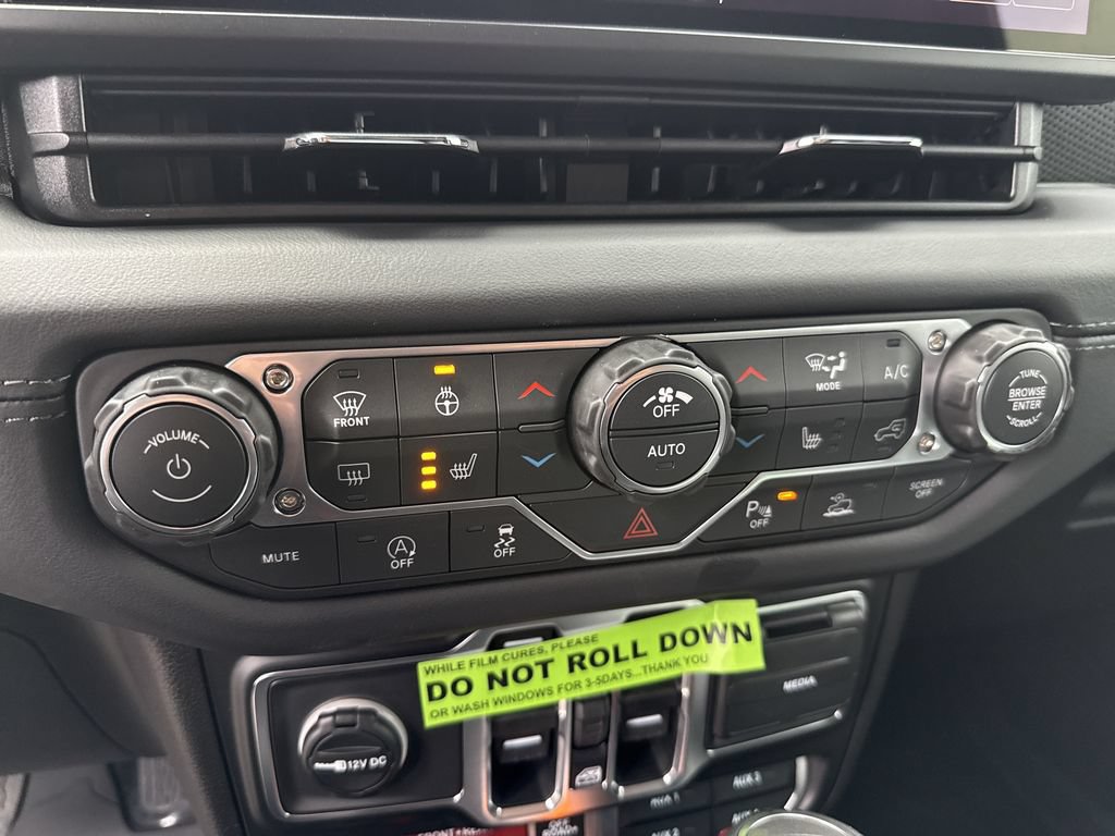 New 2026 Jeep Gladiator Rubicon AWD/4WD image 17