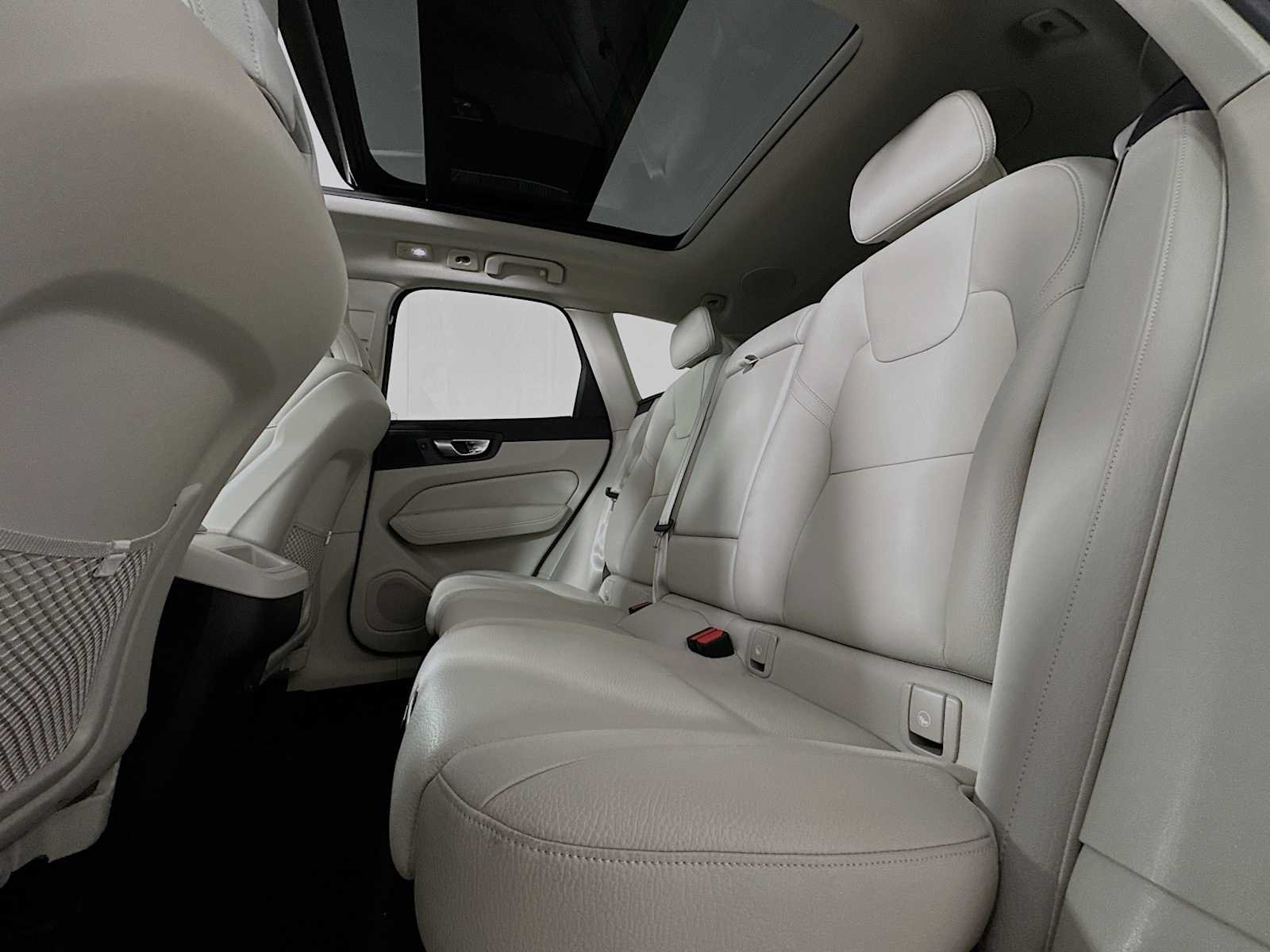 Used 2023 Volvo XC60 B5 Plus w/ Protection Package Premier FWD image 23