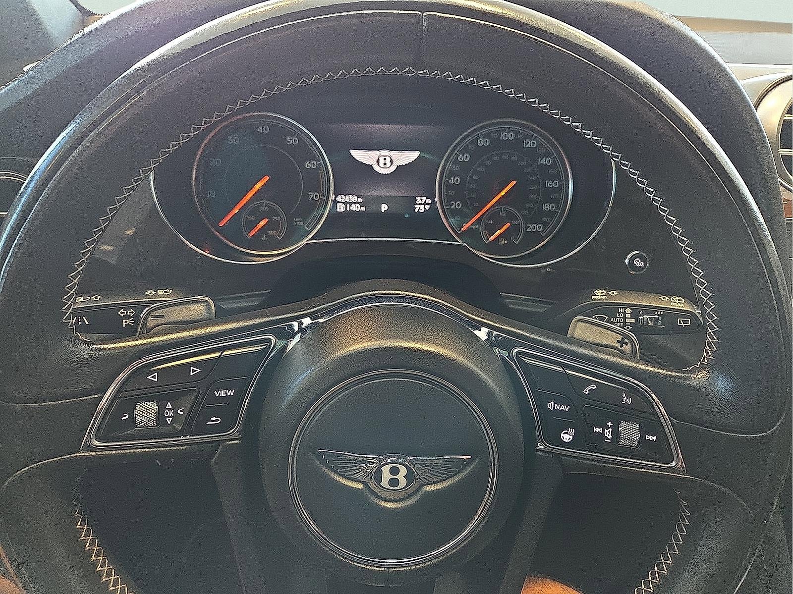 Used 2018 Bentley Bentayga image 24