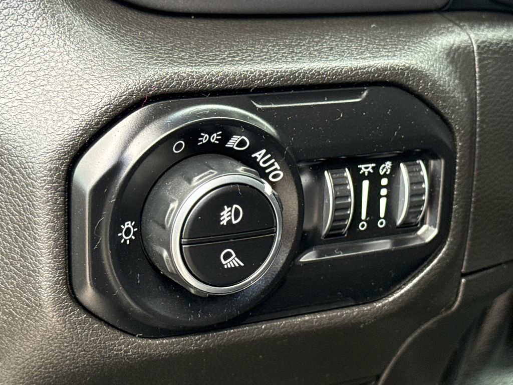 Used 2021 Jeep Gladiator Willys image 23