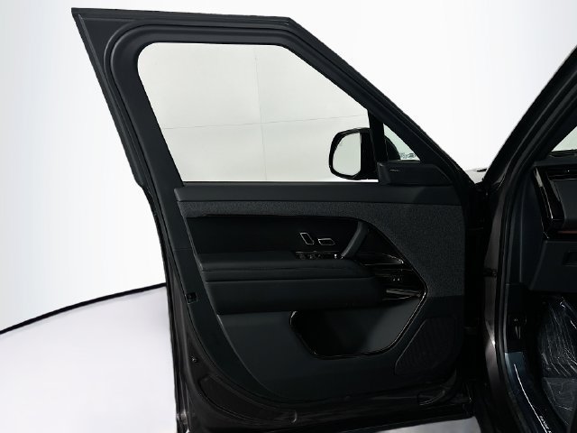 New 2026 Land Rover Range Rover Sport Dynamic SE AWD/4WD image 11