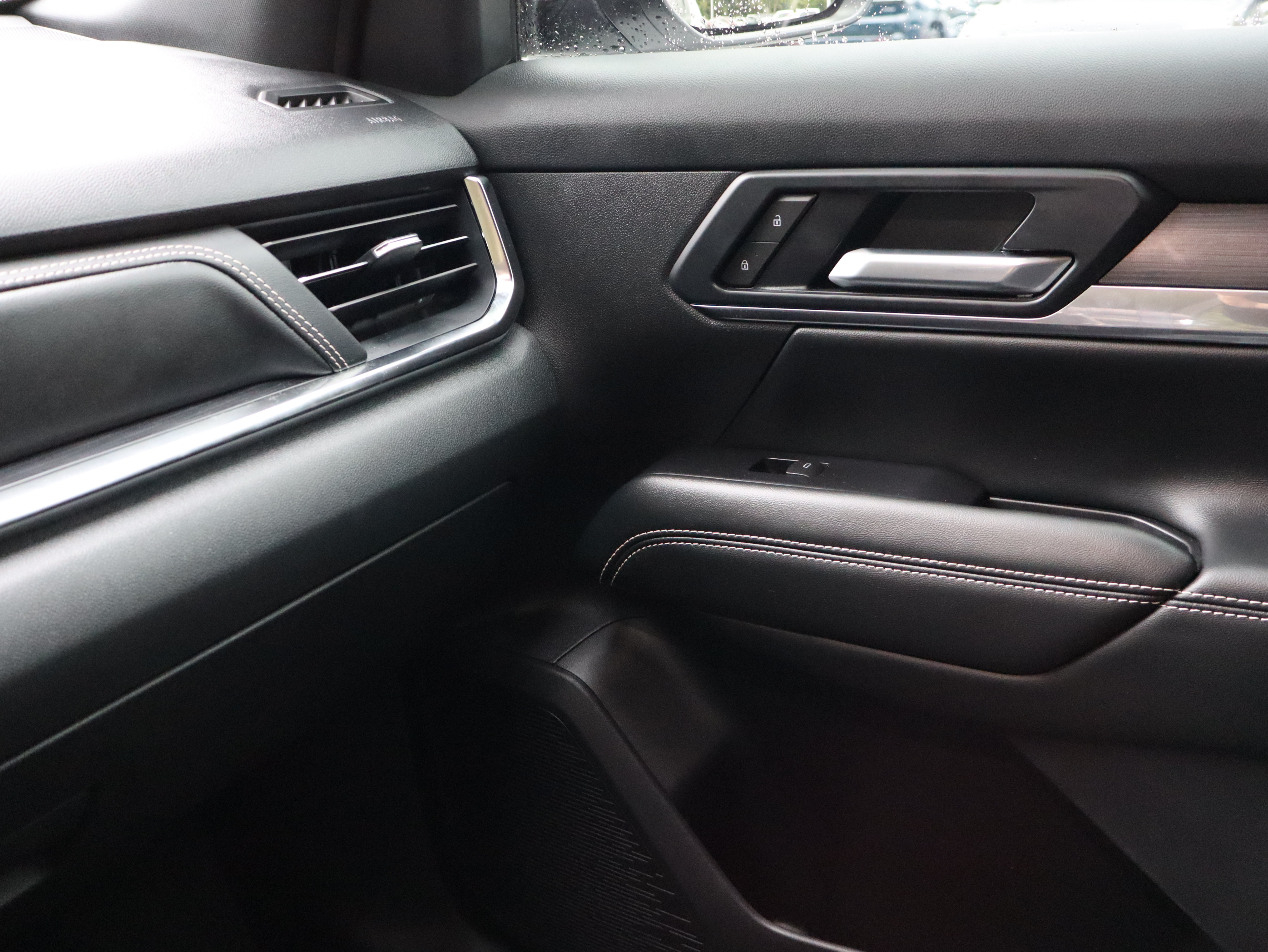 New 2026 GMC Terrain Elevation w/ Elevation Premium Package AWD/4WD image 40