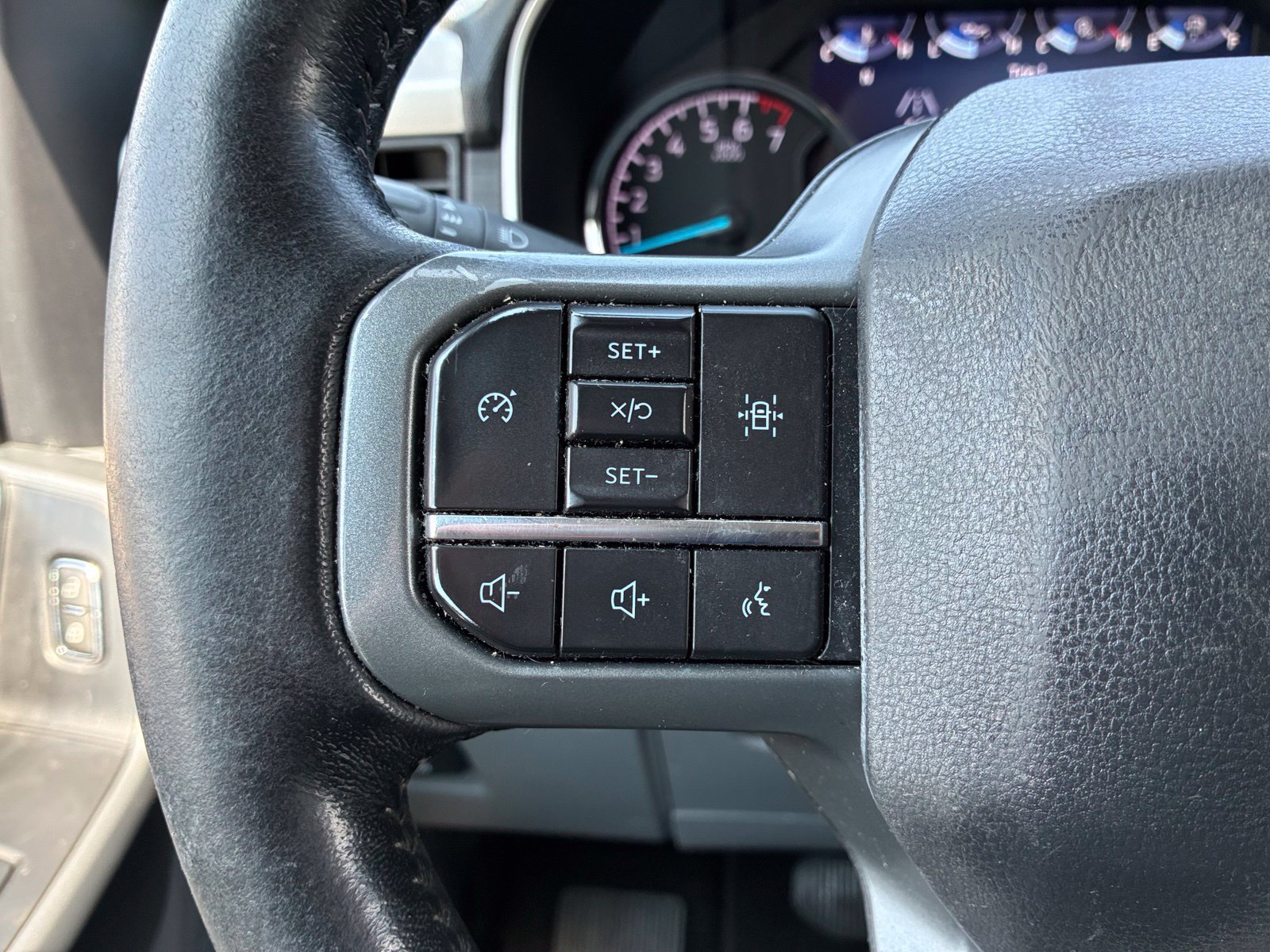 Used 2022 Ford F150 XLT w/ Equipment Group 301A Mid RWD image 24
