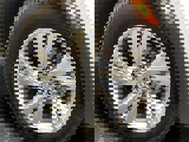 Used 2025 Buick Encore GX Preferred image 28