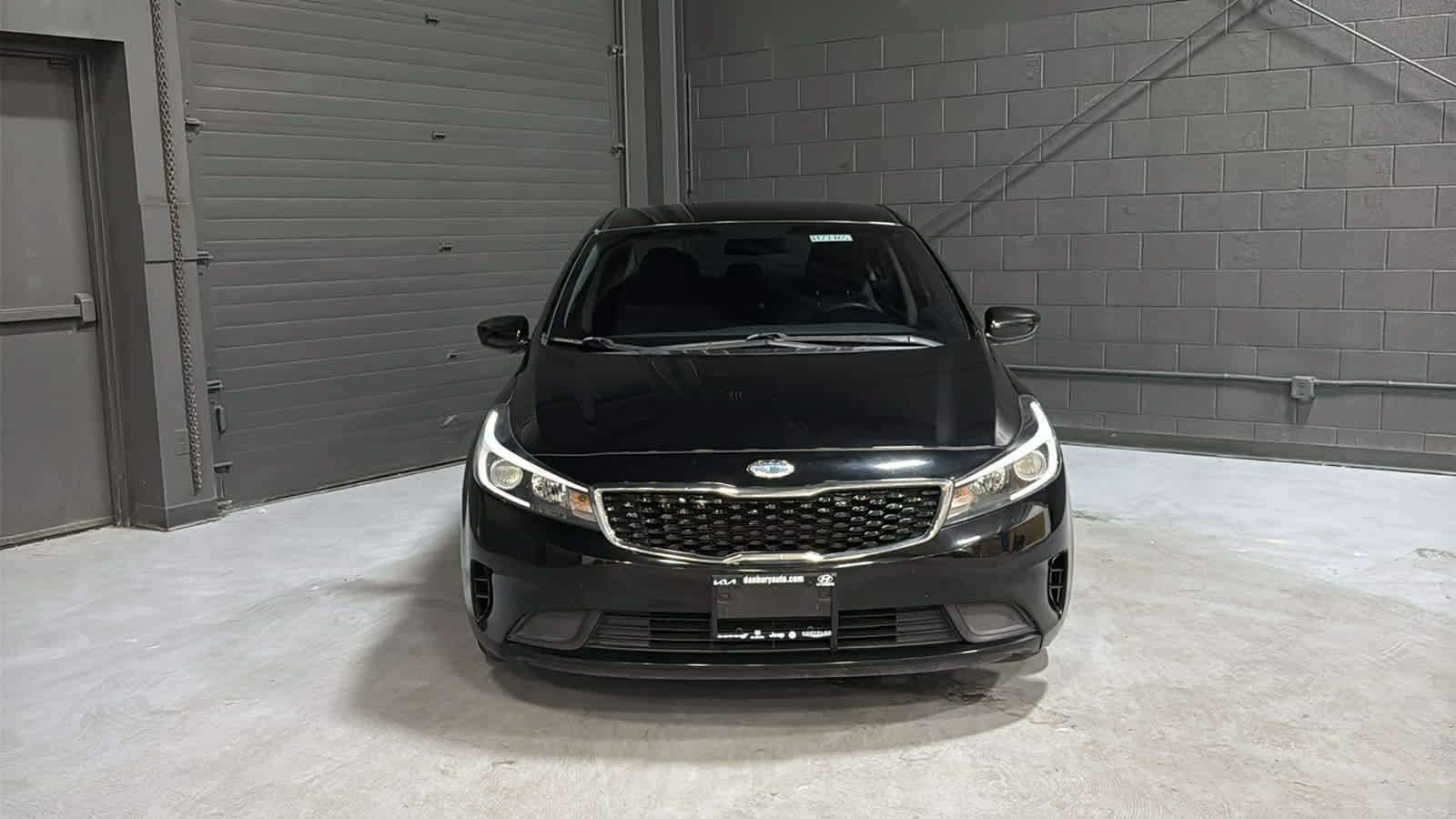 Used 2017 Kia Forte LX FWD image 2