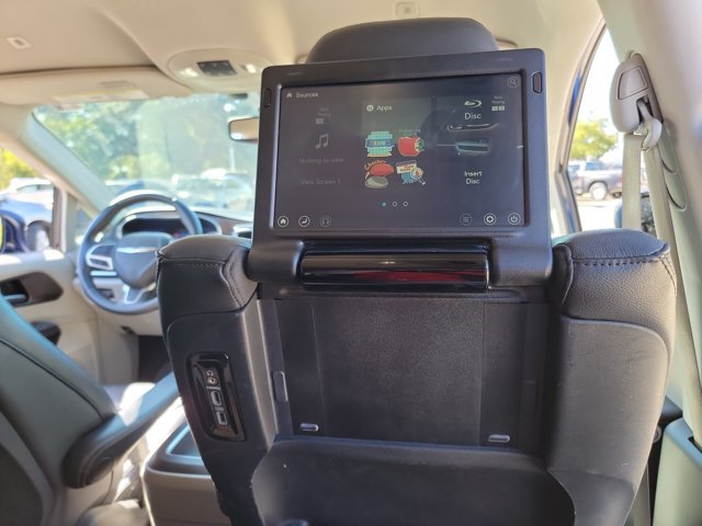 Used 2018 Chrysler Pacifica Touring-L Plus w/ Advanced Safetytec Group FWD image 18