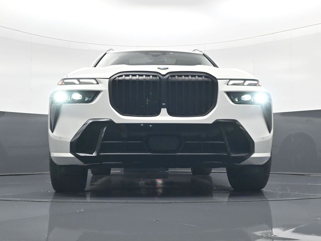 Used 2024 BMW X7 xDrive40i w/ Executive Package image 9