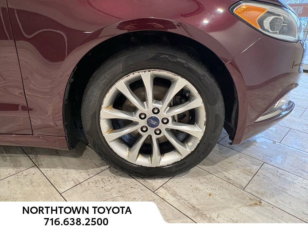 Used 2017 Ford Fusion SE FWD image 32