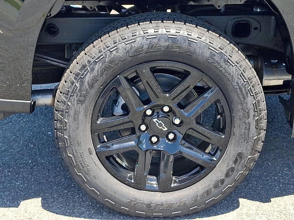 New 2026 Chevrolet Silverado 1500 Custom w/ Turbomax Blackout Package AWD/4WD image 5