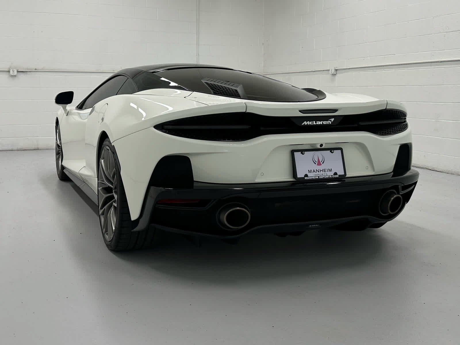 Used 2021 McLaren GT RWD image 8