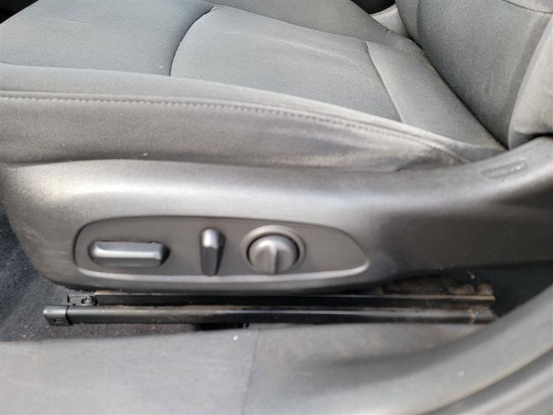 Used 2017 Chevrolet Malibu LT w/ Driver Confidence Package image 10