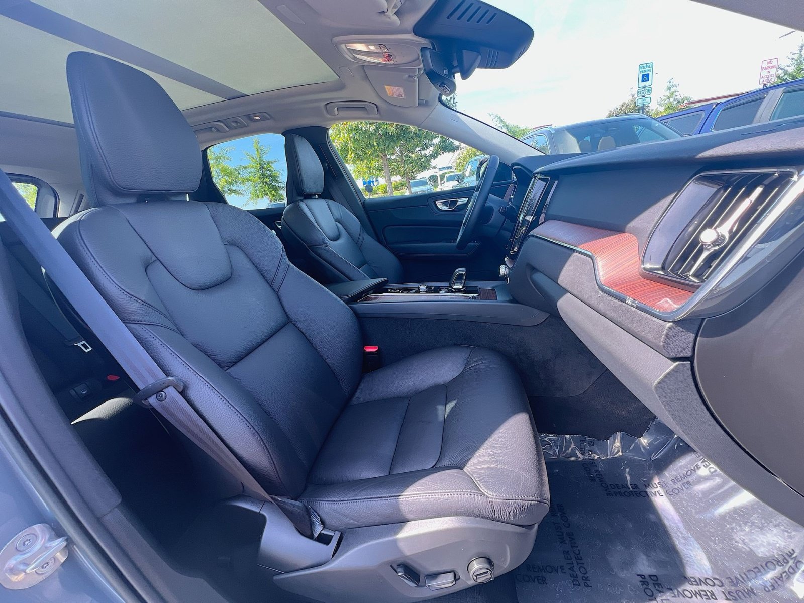 Certified 2023 Volvo XC60 B5 Plus w/ Climate Package AWD/4WD image 27