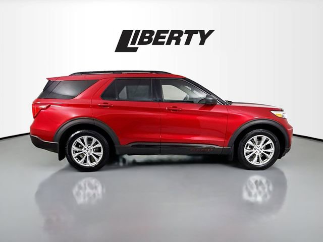 Used 2021 Ford Explorer XLT w/ Equipment Group 202A image 8