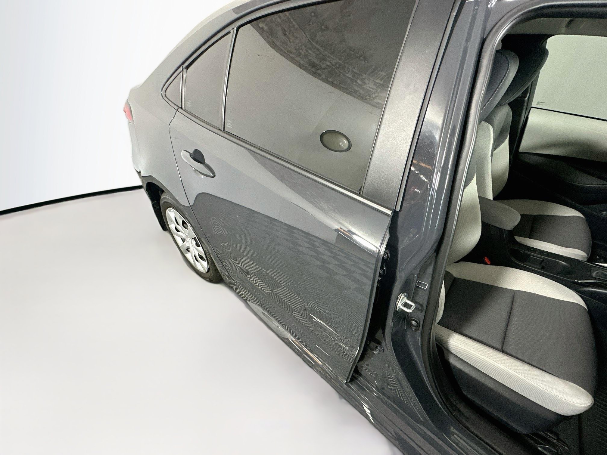 Used 2025 Toyota Corolla LE FWD image 27