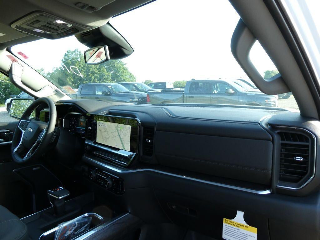 New 2026 Chevrolet Silverado 1500 LTZ w/ LTZ Premium Package AWD/4WD image 14