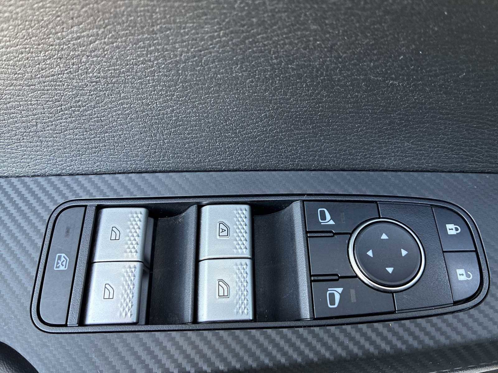 Used 2022 Mitsubishi Outlander SE AWD/4WD image 15