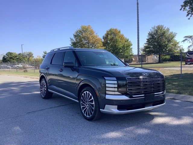 Used 2026 Hyundai Palisade Calligraphy image 3