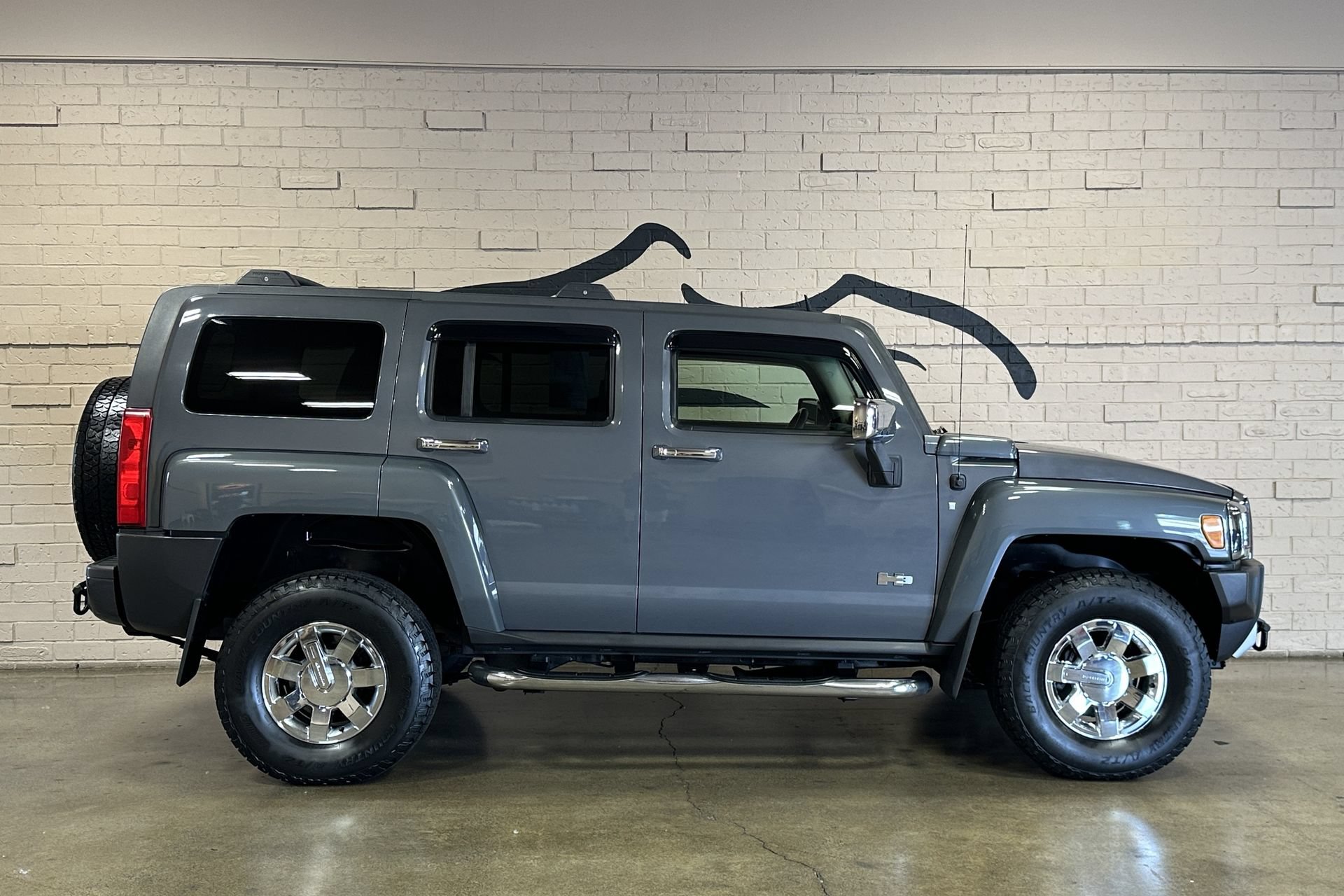 Used 2009 HUMMER H3 Luxury AWD/4WD image 3