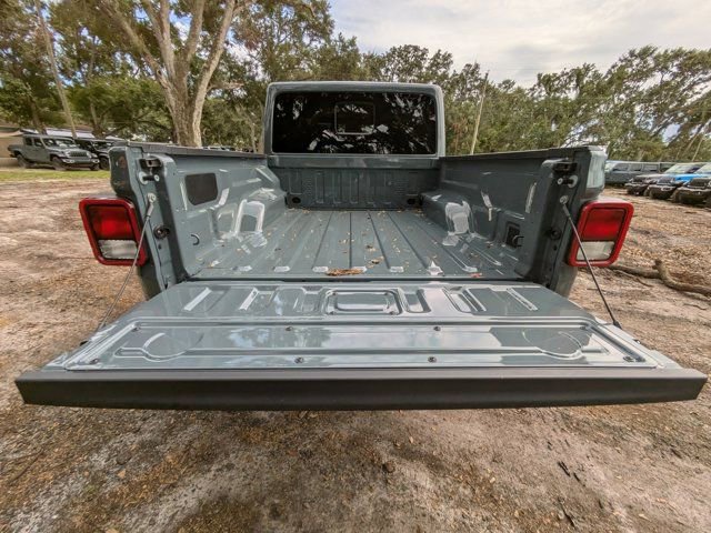 New 2025 Jeep Gladiator Sport image 11