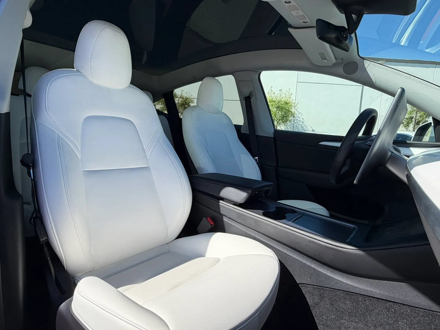 Used 2023 Tesla Model Y AWD image 11