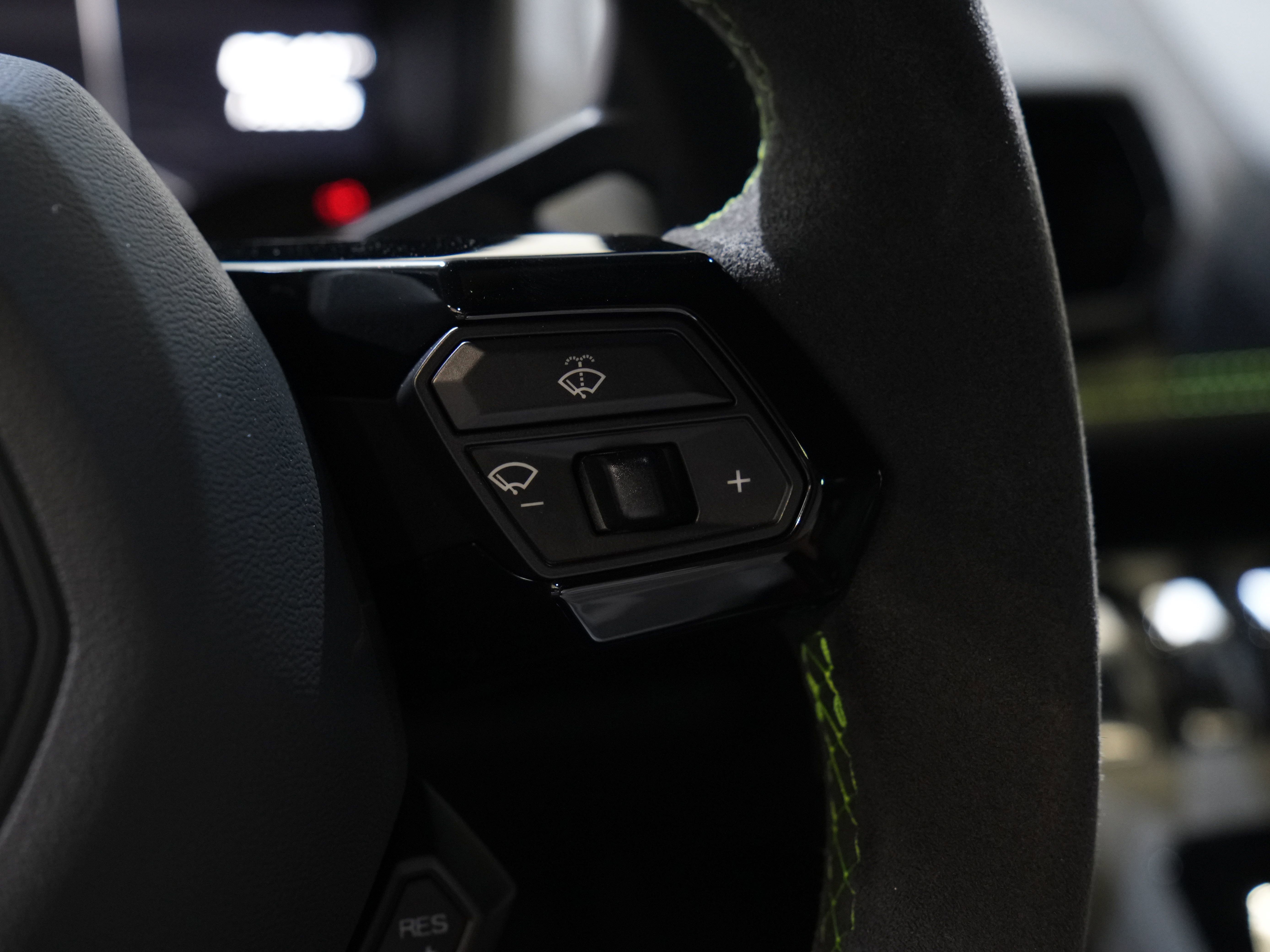 Used 2021 Lamborghini Huracan EVO image 41