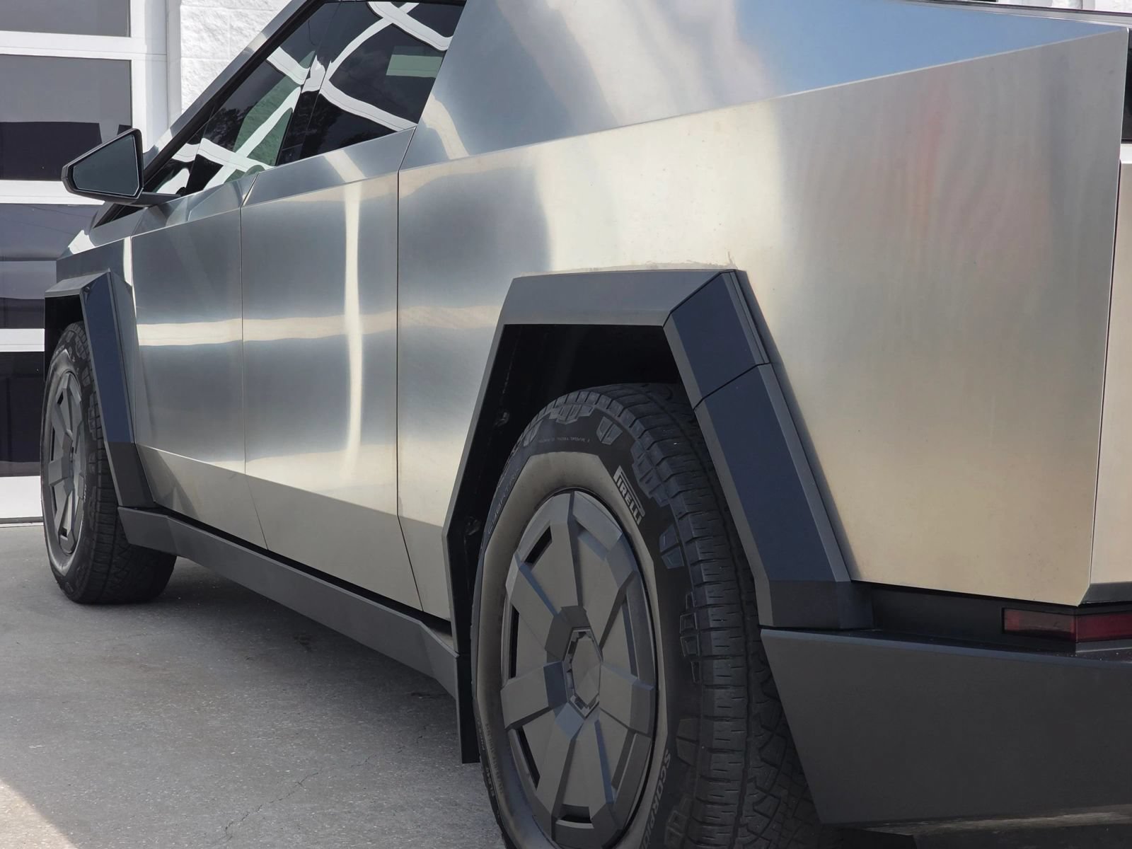 Used 2025 Tesla Cybertruck AWD Crew Cab image 40