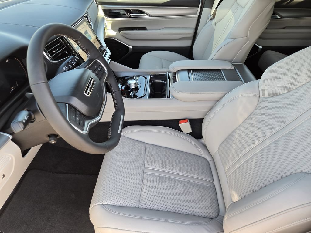 New 2026 Jeep Grand Wagoneer L Limited AWD/4WD image 7