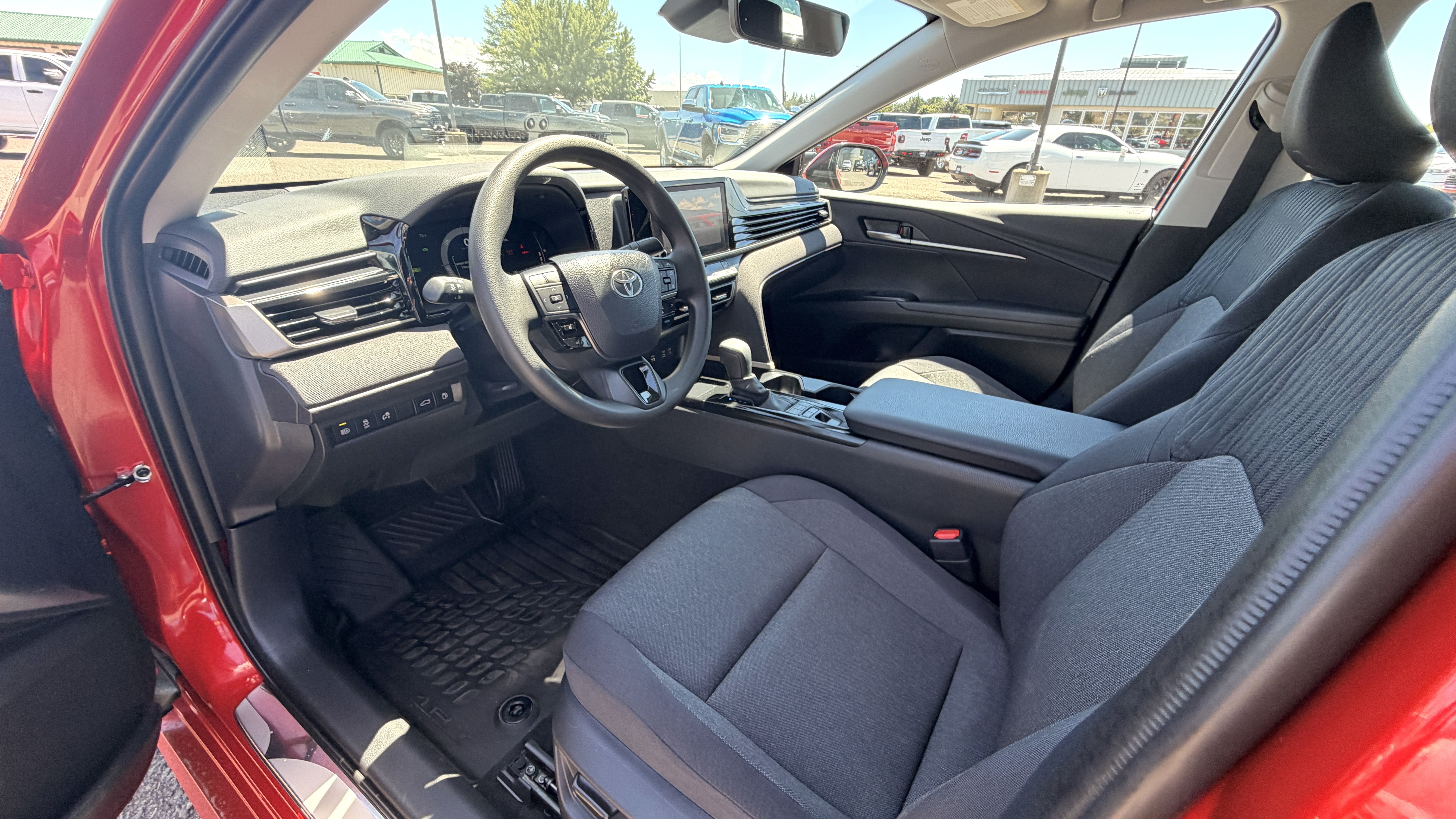 Used 2025 Toyota Camry LE w/ Convenience Package FWD image 19