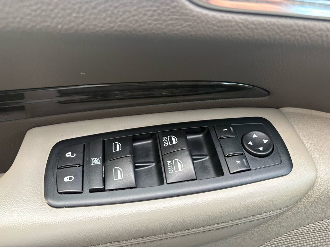 Used 2011 Dodge Durango Crew w/ Entry Nav/Commuter Group image 38