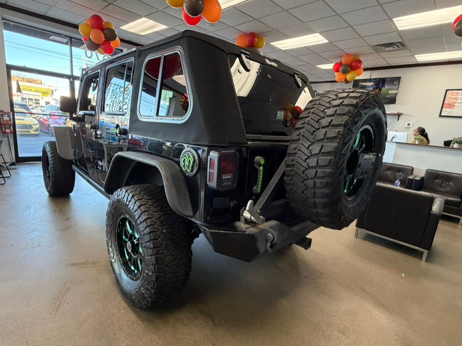Used 2013 Jeep Wrangler Unlimited Rubicon w/ Connectivity Group image 7