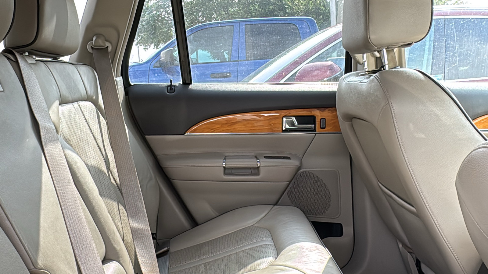 Used 2013 Lincoln MKX FWD image 12