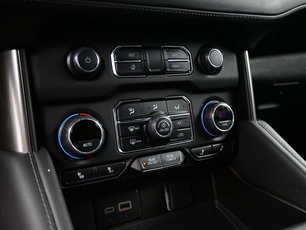 Used 2023 Chevrolet Tahoe Z71 w/ Luxury Package image 18