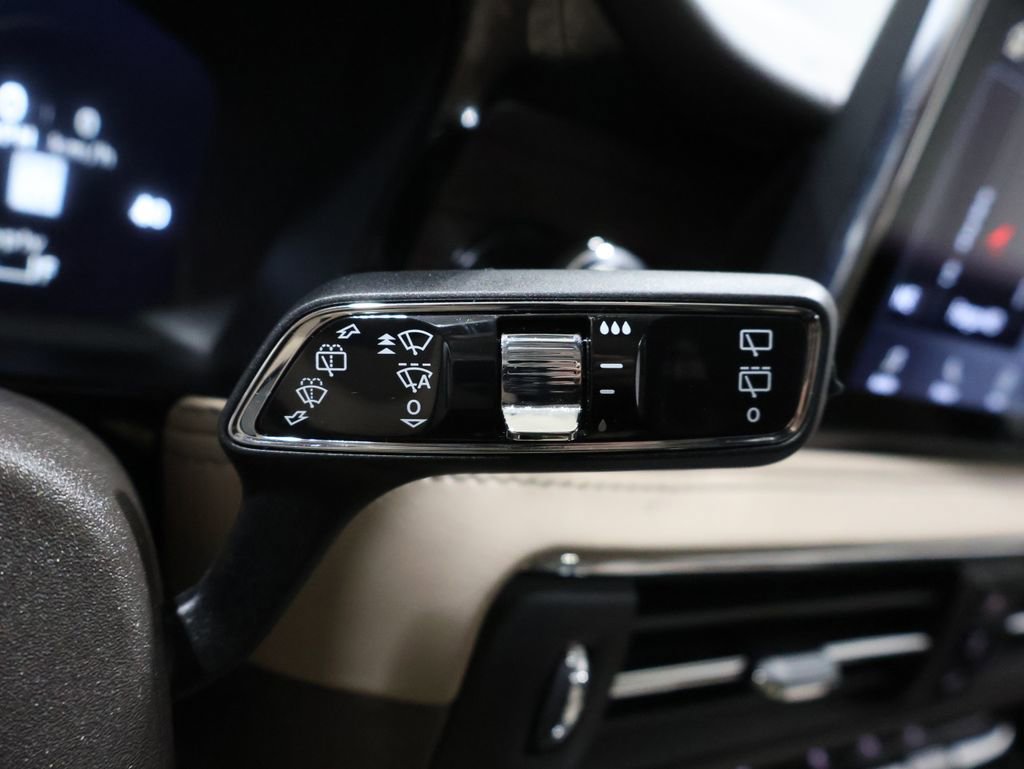 Used 2022 Lincoln Corsair Reserve w/ Equipment Group 201A image 36