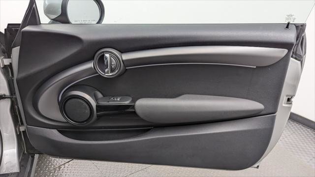 Used 2024 MINI Cooper 2-Door Hardtop image 17