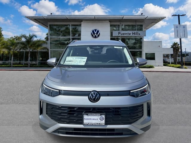 New 2026 Volkswagen Tiguan SE FWD image 2