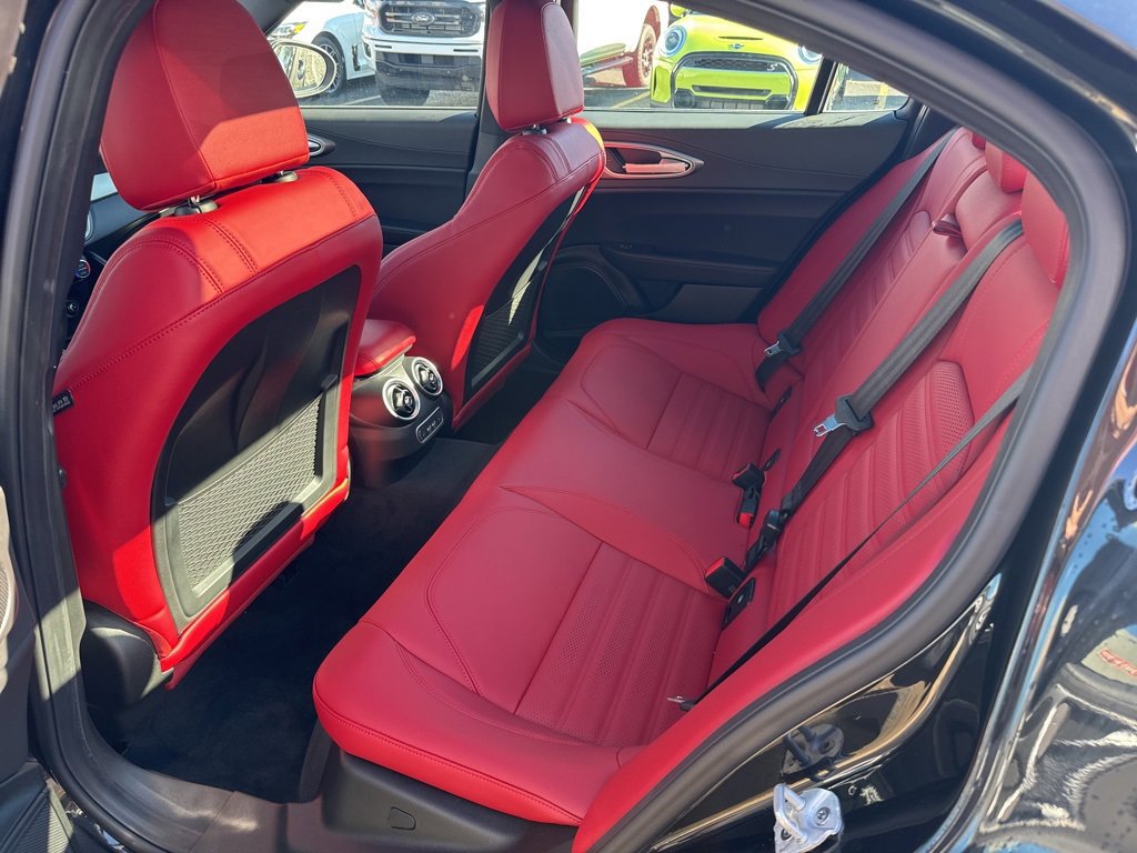 New 2025 Alfa Romeo Giulia AWD image 18