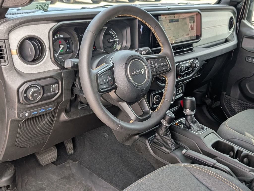 Used 2024 Jeep Wrangler Unlimited w/ Convenience Group AWD/4WD image 31
