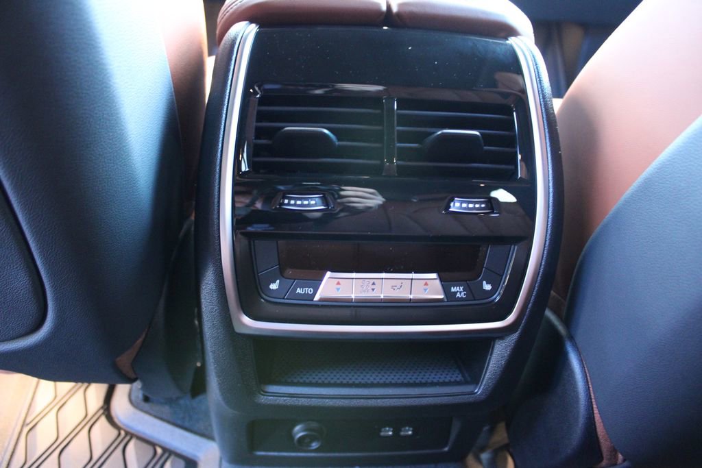 New 2026 BMW X5 M60i w/ Climate Comfort Package image 37