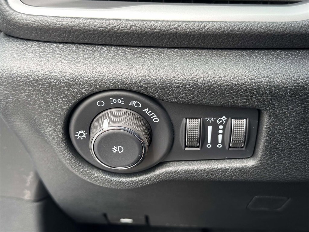 New 2026 Chrysler Pacifica Select image 27