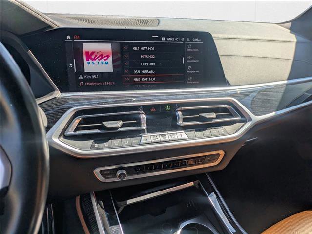 Used 2022 BMW X7 M50i image 14