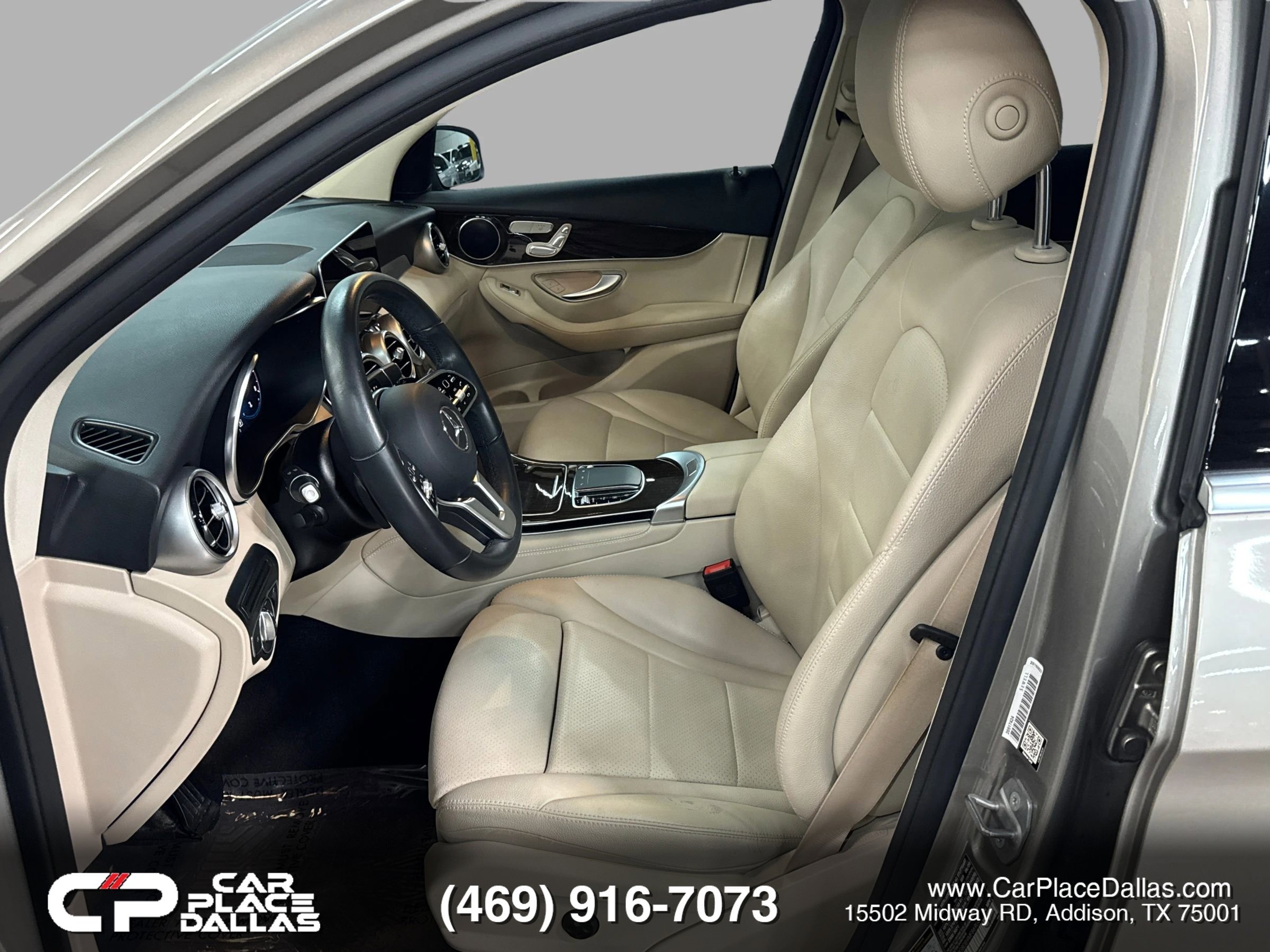 Used 2021 Mercedes-Benz GLC 300 w/ Premium Package image 20