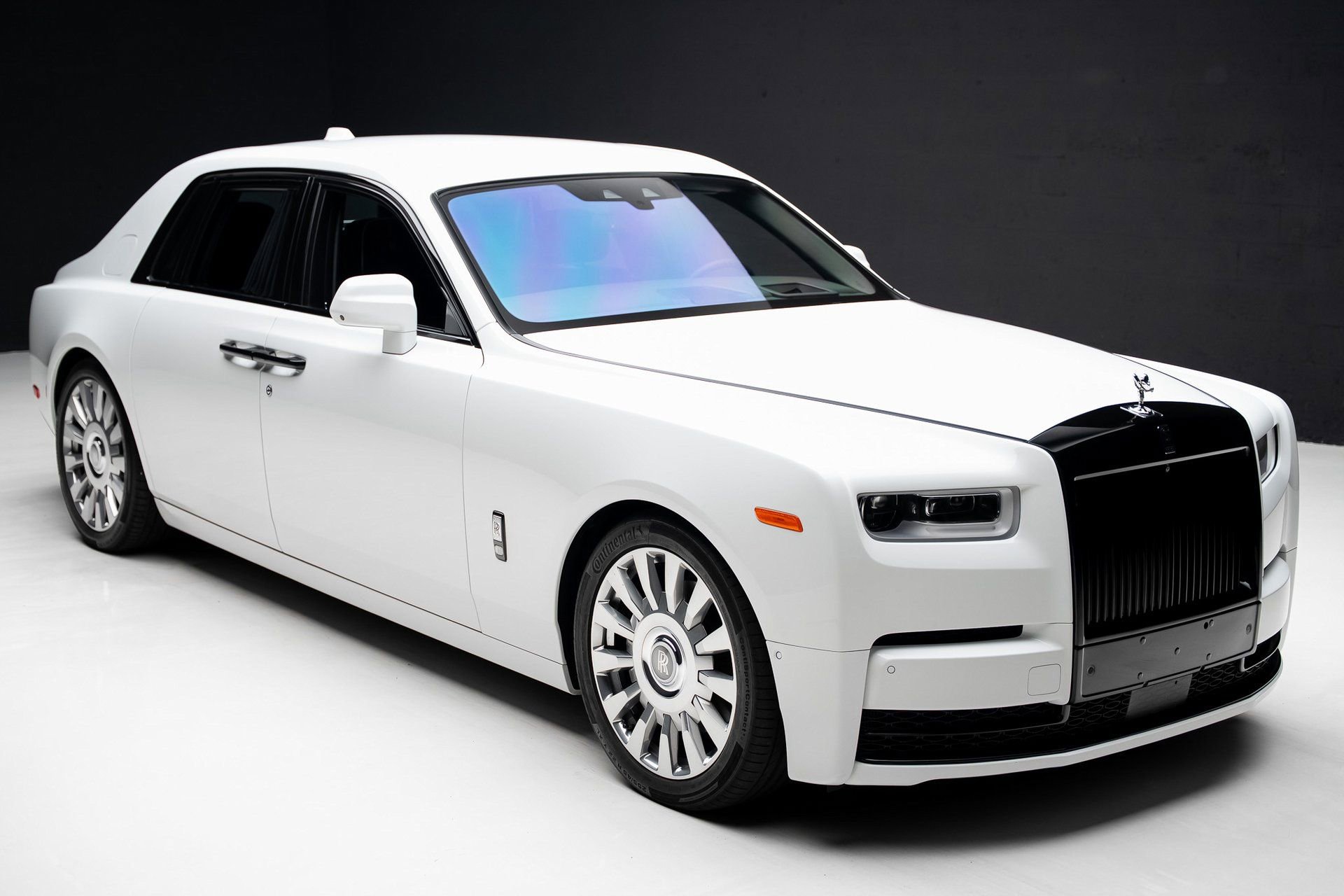 Used 2018 Rolls-Royce Phantom Sedan image 39