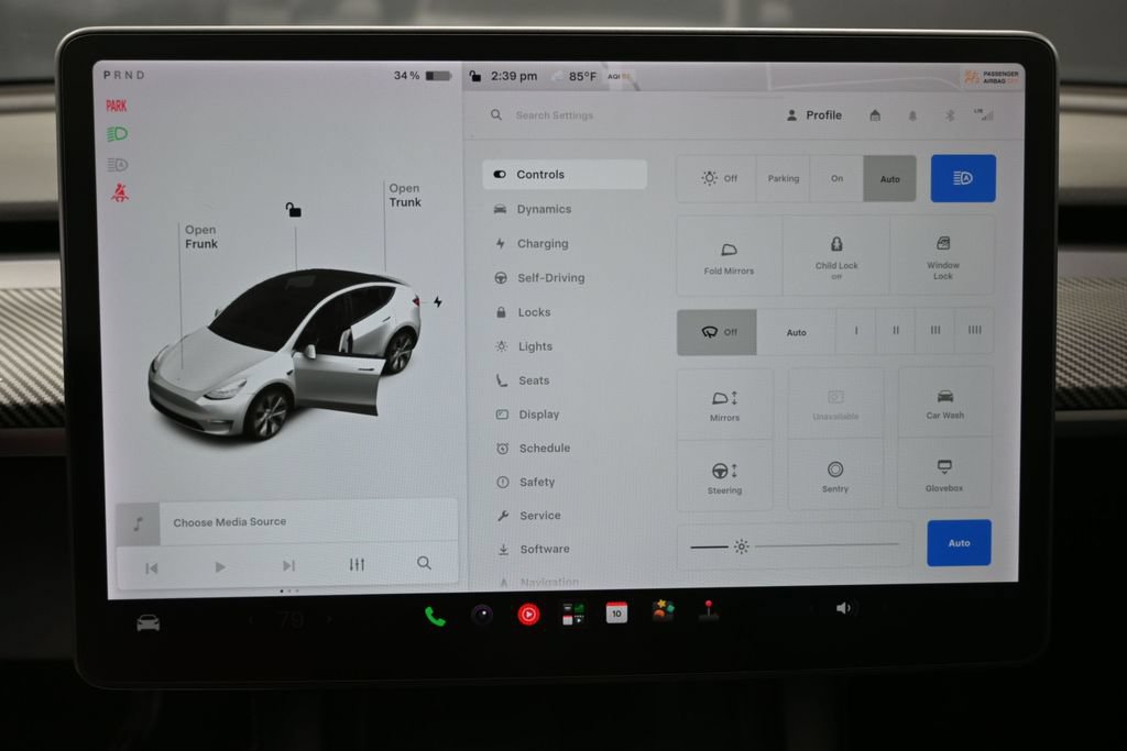 Used 2021 Tesla Model Y Long Range AWD/4WD image 25