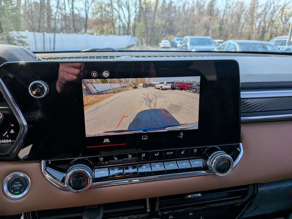 Used 2024 GMC Canyon AT4 w/ AT4 Premium Package image 13