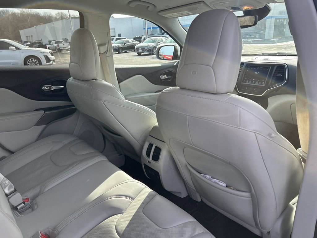 Used 2021 Jeep Cherokee Latitude Lux w/ Comfort/Convenience Group image 35