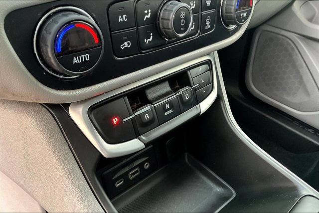 Used 2022 GMC Terrain SLT w/ LPO, Floor Liner Package AWD/4WD image 17