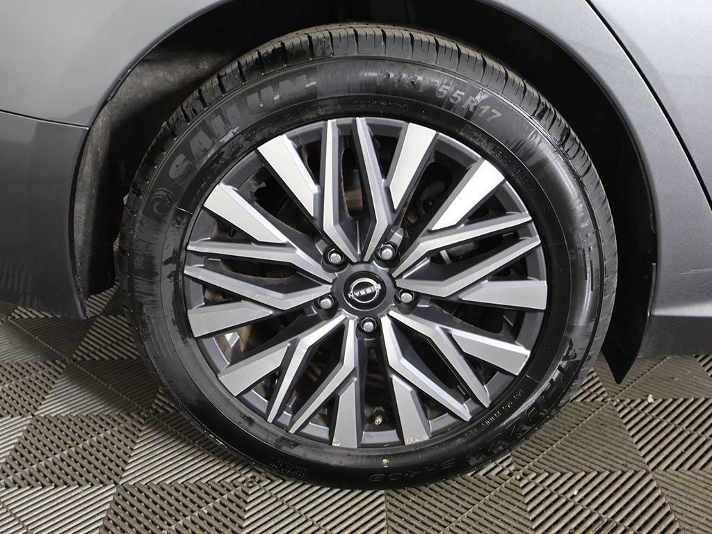 Used 2024 Nissan Altima 2.5 SV image 17