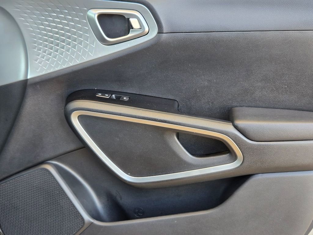 Used 2023 Kia Soul LX w/ Option Group 015 image 27